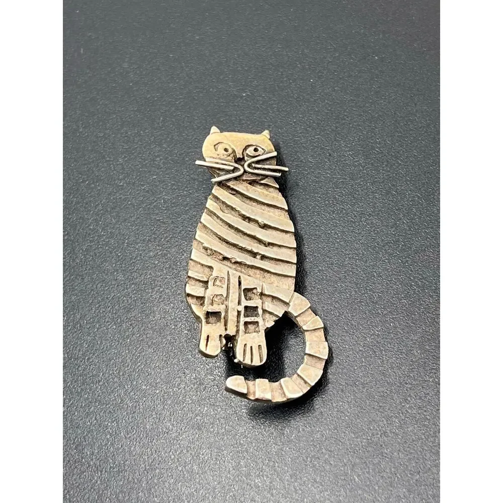 TM 299 Vintage Taxco‎ Designer Sterling Silver Striped Cat Feline Brooch 1980’s